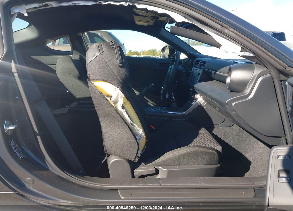 2024 TOYOTA GR86 VIN: JF1ZNBB12R9754834