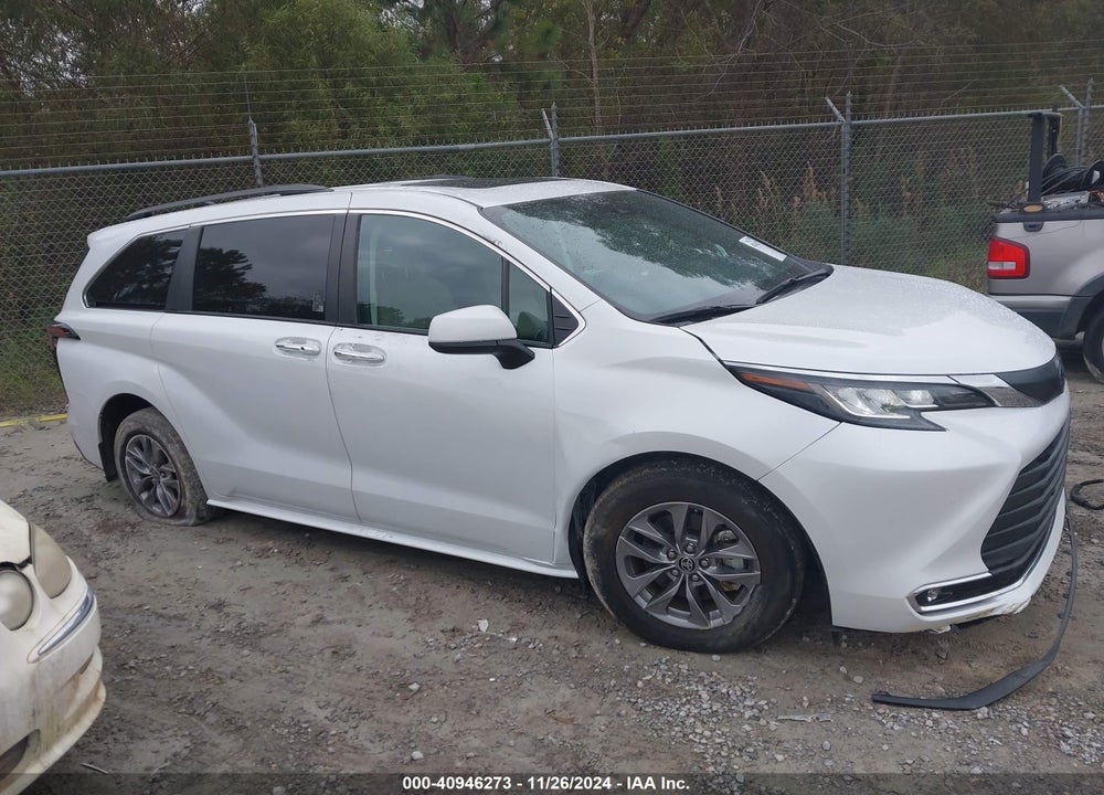 2023 TOYOTA SIENNA XLE VIN: 5TDJRKECXPS161925