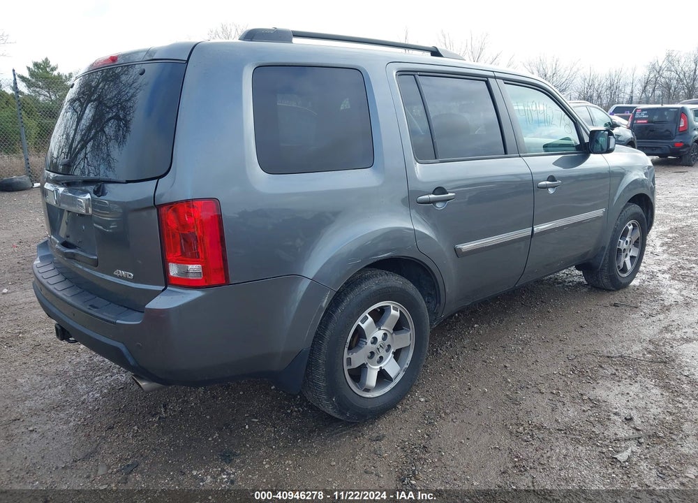 2010 HONDA PILOT TOURING VIN: 5FNYF4H90AB033935