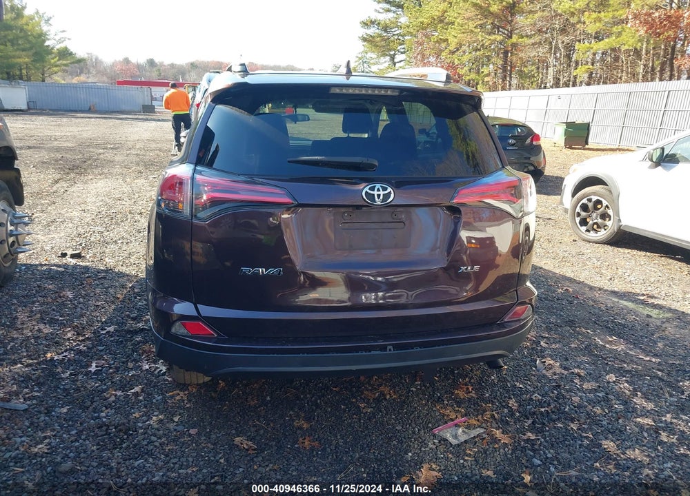 2016 TOYOTA RAV4 XLE VIN: 2T3WFREV2GW287929