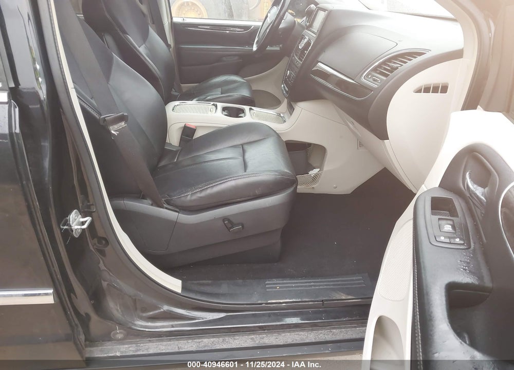 2011 CHRYSLER TOWN & COUNTRY LIMITED VIN: 2A4RR6DGXBR713420