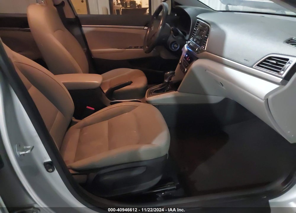 2017 HYUNDAI ELANTRA SE VIN: KMHD74LFXHU111496