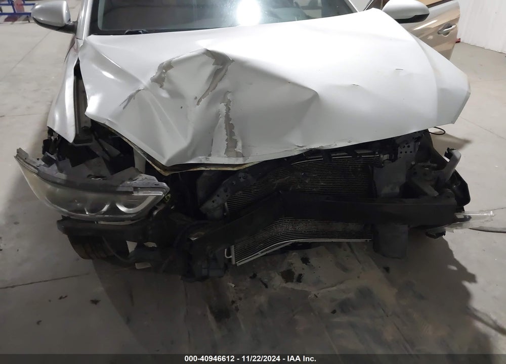 2017 HYUNDAI ELANTRA SE VIN: KMHD74LFXHU111496