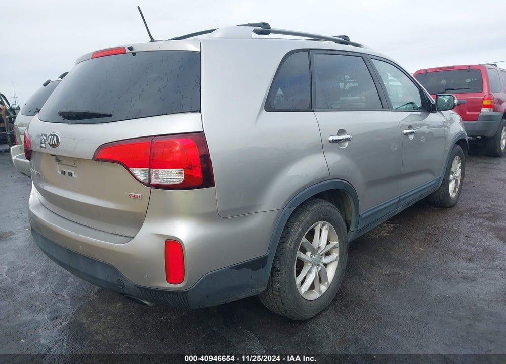 2014 KIA SORENTO LX VIN: 5XYKT4A61EG490041