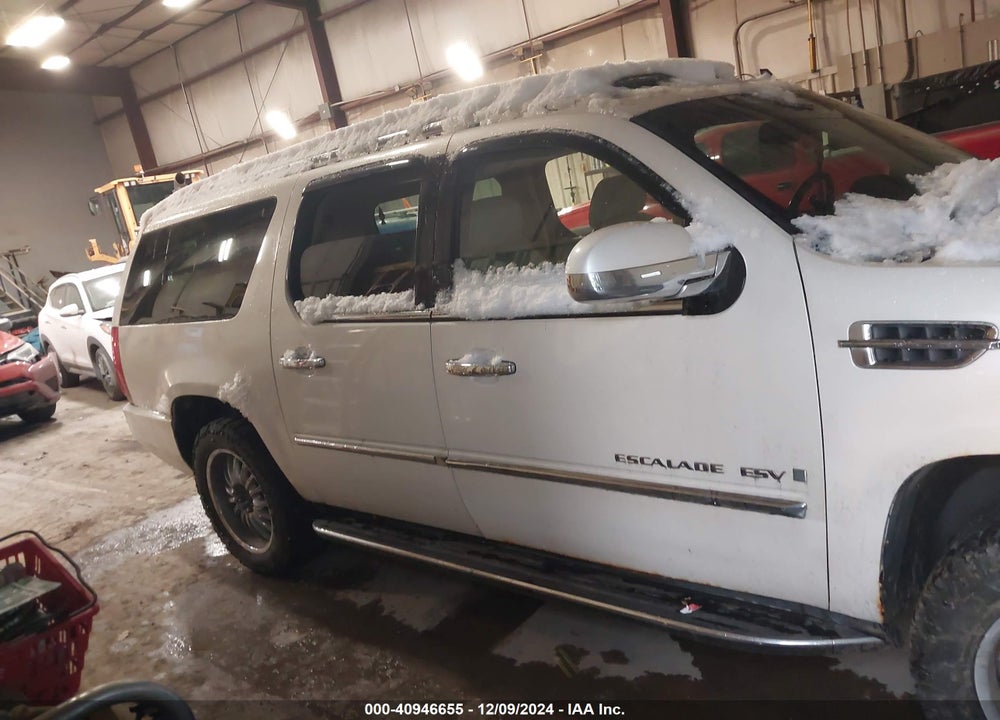 2008 CADILLAC ESCALADE ESV STANDARD VIN: 1GYFK66838R106285