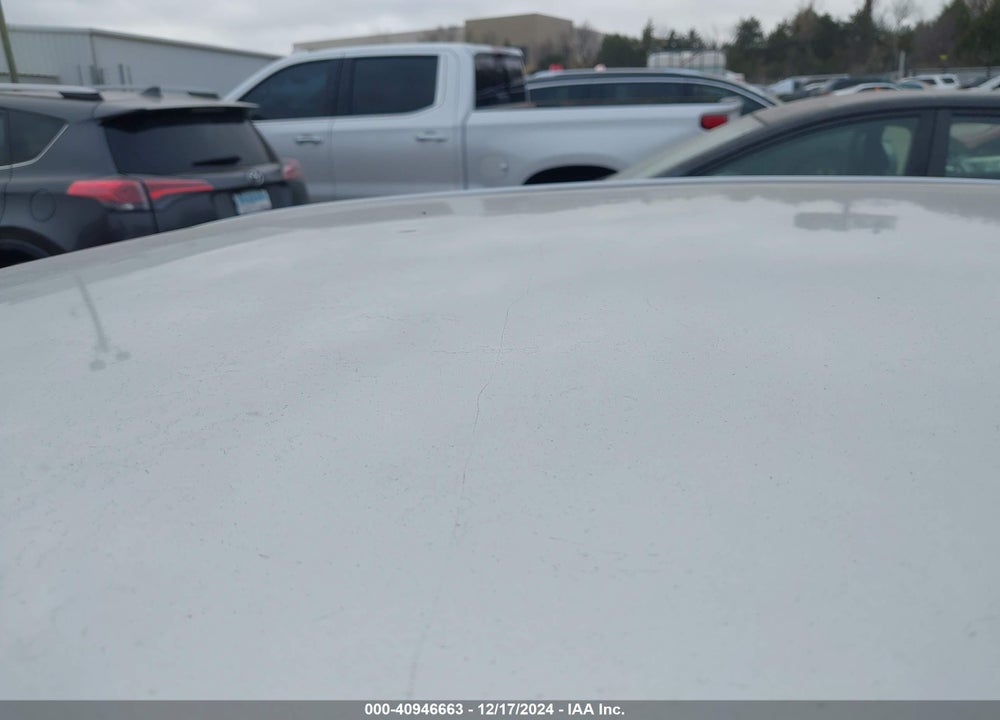 2015 TOYOTA COROLLA LE VIN: 5YFBURHE3FP258240