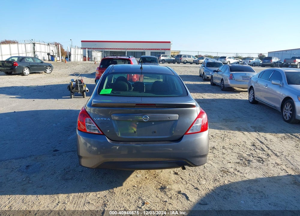 2018 NISSAN VERSA 1.6 S+ VIN: 3N1CN7AP2JL814113