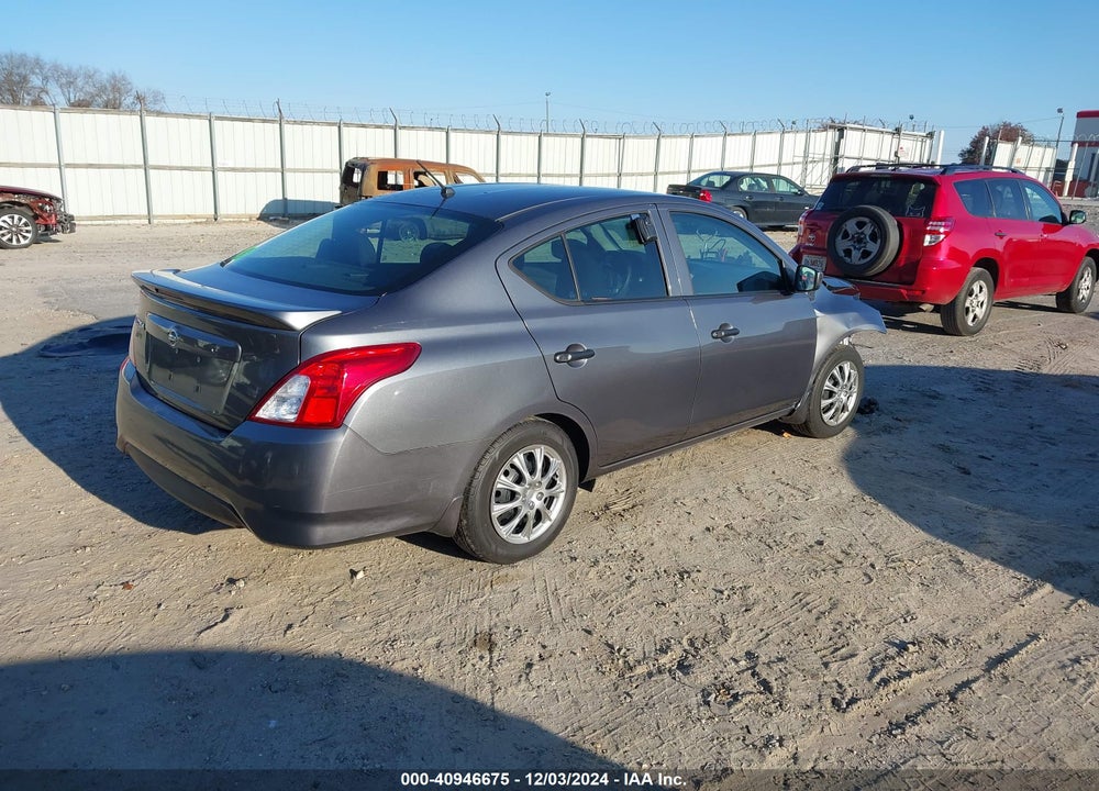 2018 NISSAN VERSA 1.6 S+ VIN: 3N1CN7AP2JL814113