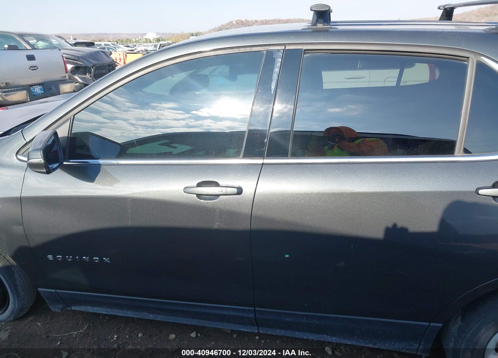 2018 CHEVROLET EQUINOX LT VIN: 2GNAXJEV9J6155771