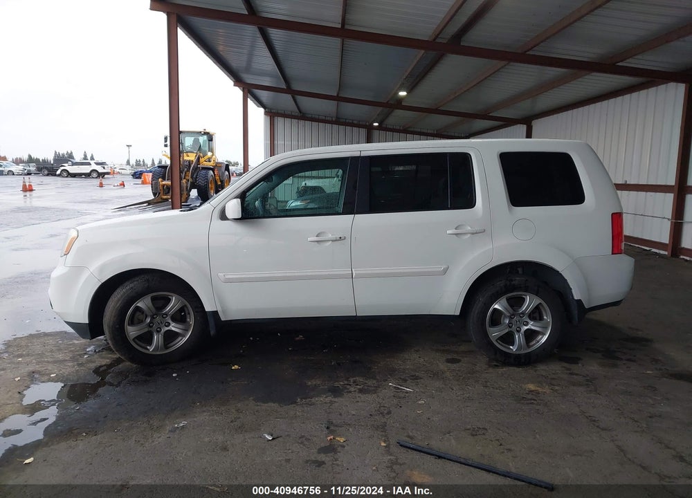 2014 HONDA PILOT EX VIN: 5FNYF3H42EB024092