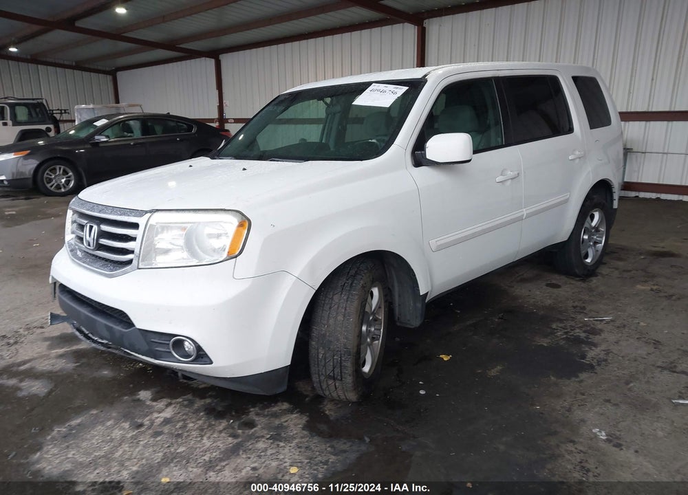 2014 HONDA PILOT EX VIN: 5FNYF3H42EB024092