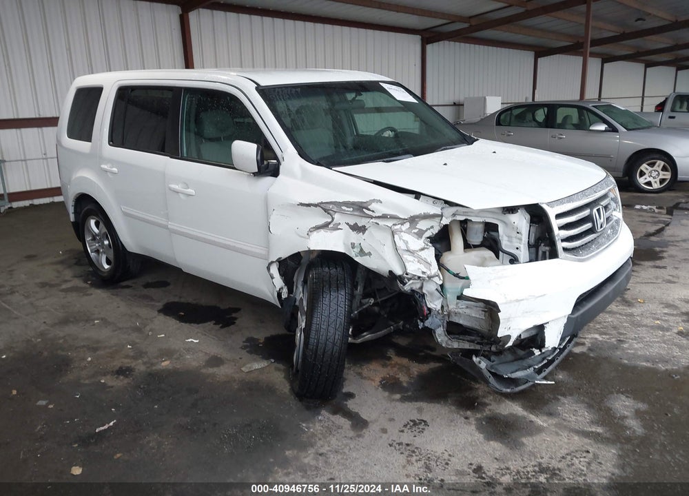 2014 HONDA PILOT EX VIN: 5FNYF3H42EB024092