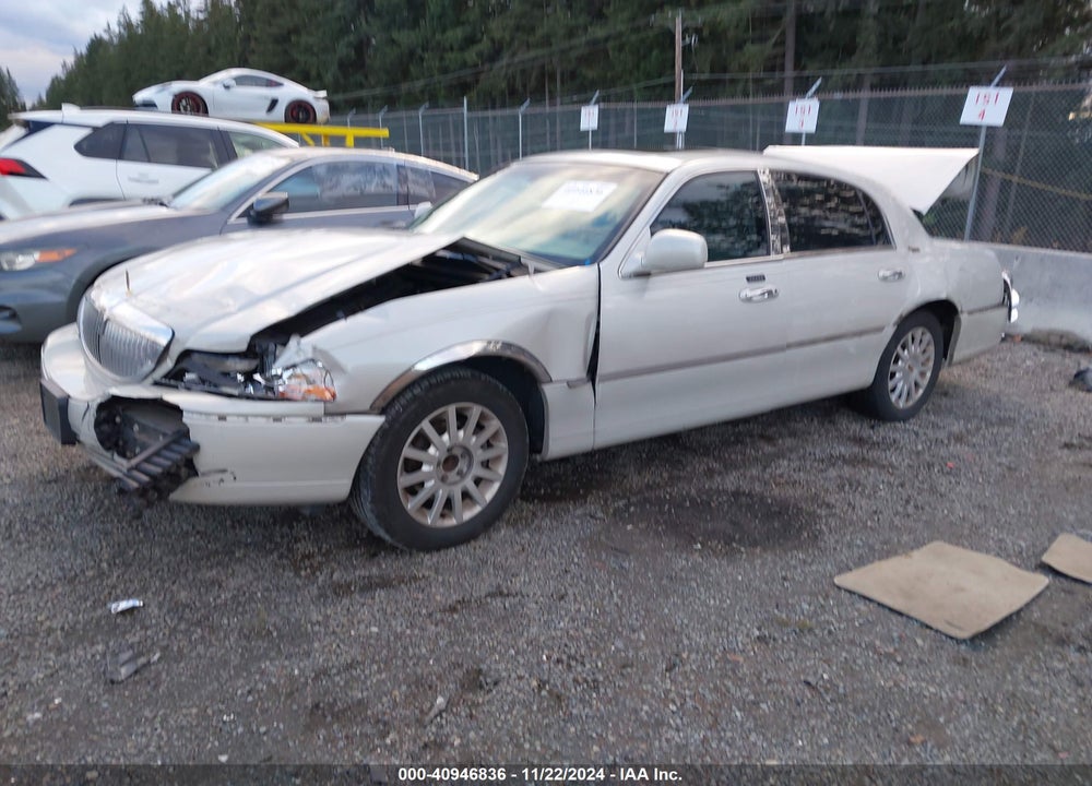 2007 LINCOLN TOWN CAR SIGNATURE LIMITED VIN: 1LNHM82V67Y611821