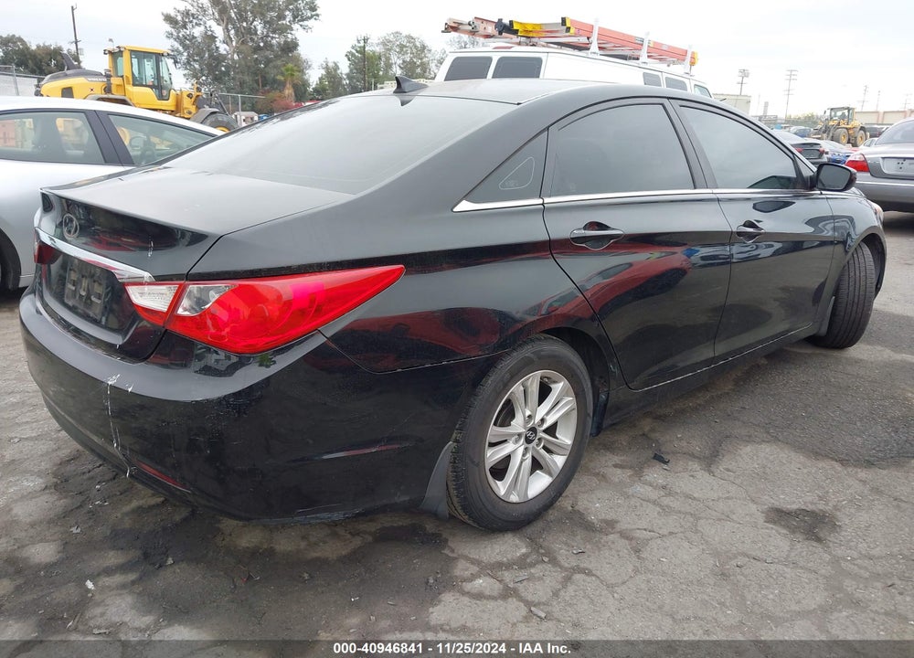 2013 HYUNDAI SONATA GLS VIN: 5NPEB4AC5DH661273
