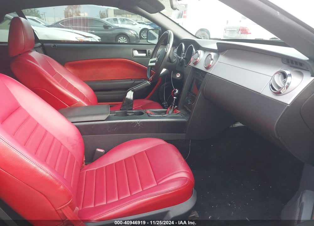 2005 FORD MUSTANG VIN: 1ZVHT84N655204405