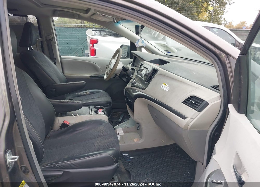 2012 TOYOTA SIENNA SE 8 PASSENGER VIN: 5TDXK3DC4CS201836
