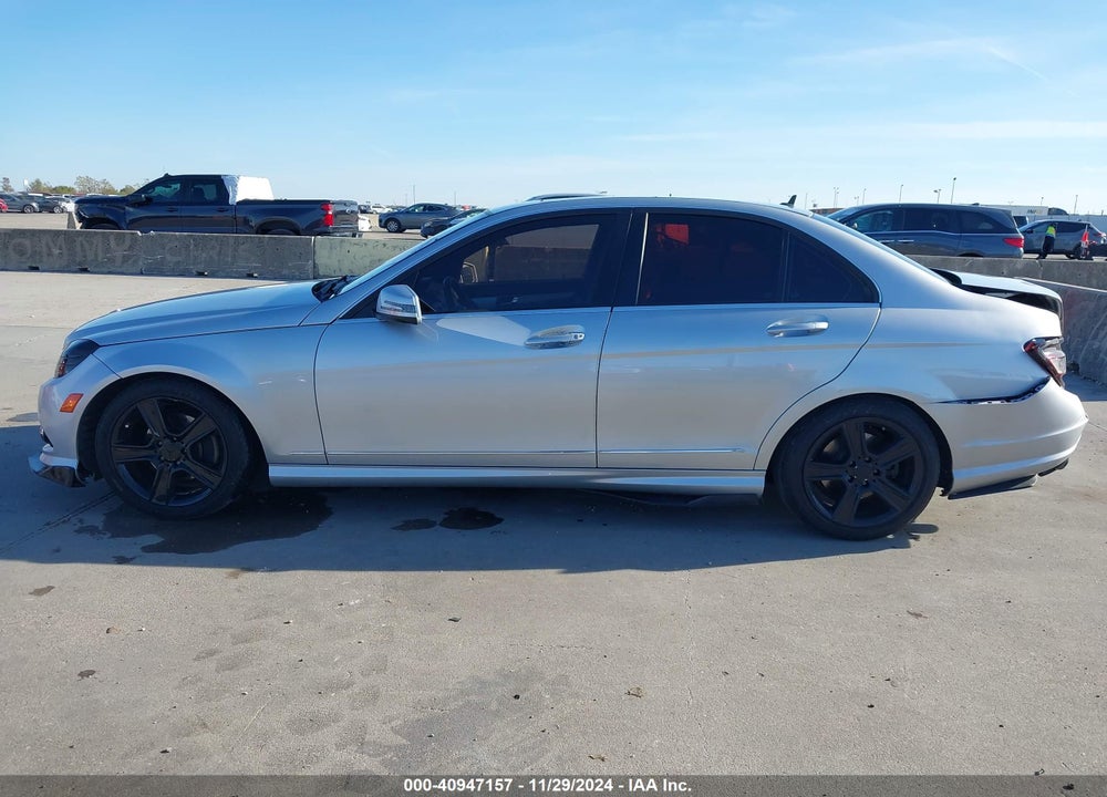 2010 MERCEDES-BENZ C 300 LUXURY/SPORT VIN: WDDGF5EBXAR107497