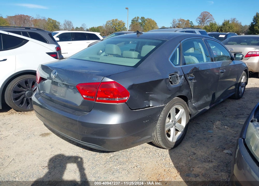 2013 VOLKSWAGEN PASSAT 2.5L SE VIN: 1VWBP7A33DC047157