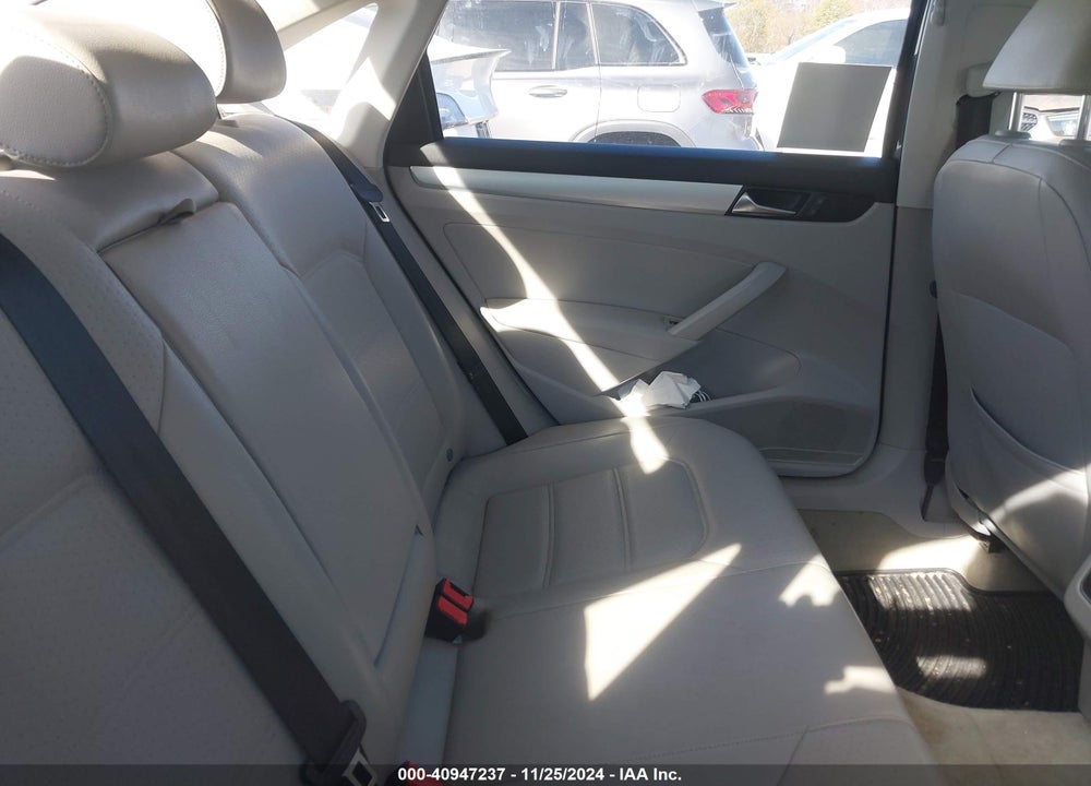 2013 VOLKSWAGEN PASSAT 2.5L SE VIN: 1VWBP7A33DC047157