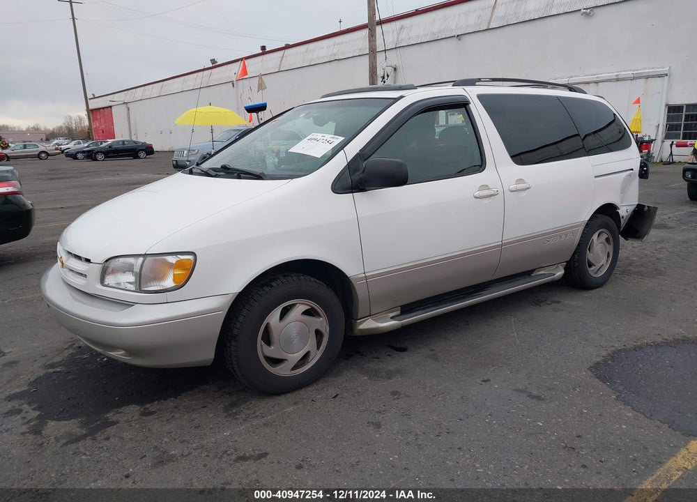 2000 TOYOTA SIENNA XLE VIN: 4T3ZF13C1YU278723