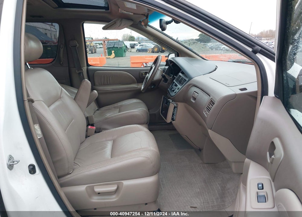 2000 TOYOTA SIENNA XLE VIN: 4T3ZF13C1YU278723