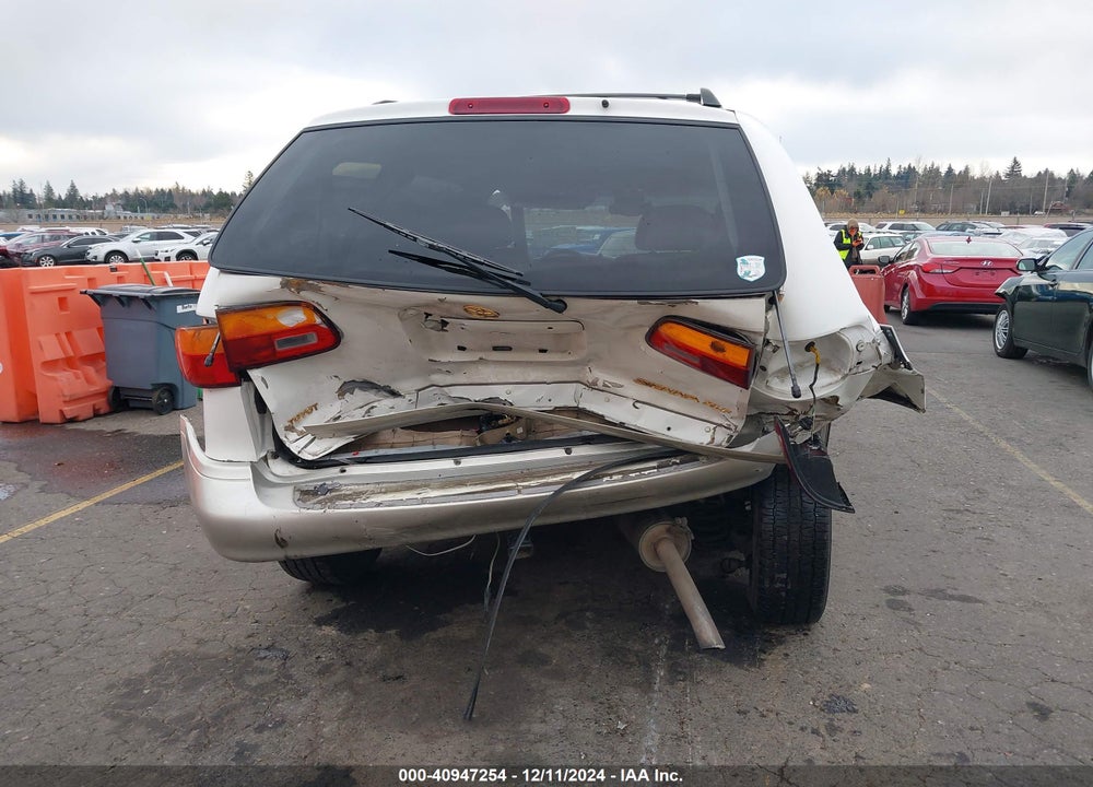 2000 TOYOTA SIENNA XLE VIN: 4T3ZF13C1YU278723