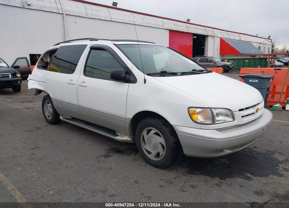 2000 TOYOTA SIENNA XLE VIN: 4T3ZF13C1YU278723