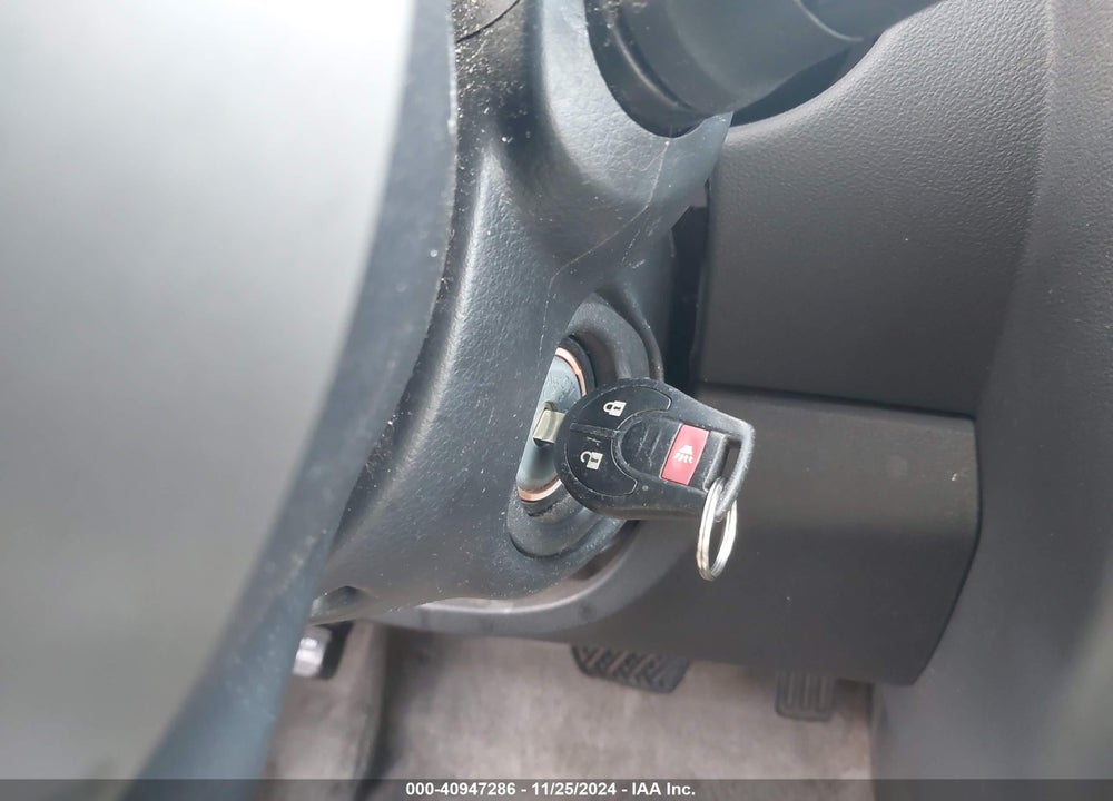 2011 NISSAN ROGUE S VIN: JN8AS5MT0BW563652