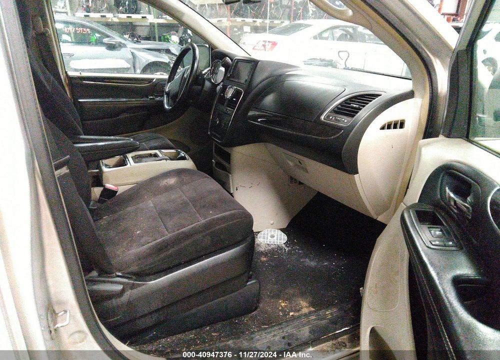 2011 CHRYSLER TOWN & COUNTRY TOURING VIN: 2A4RR5DG4BR734600