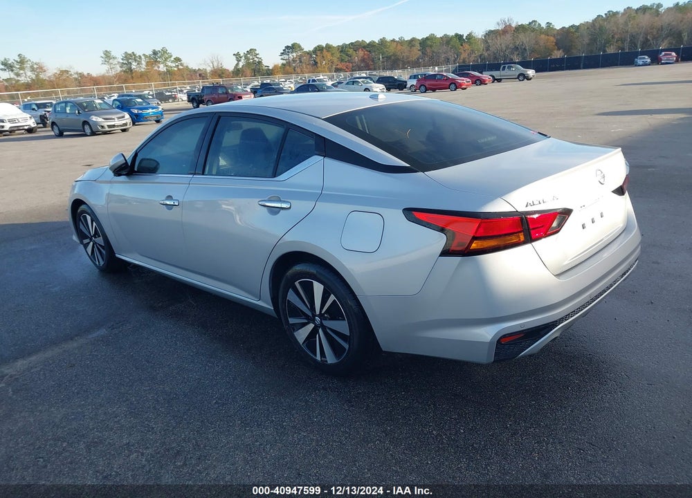 2022 NISSAN ALTIMA SV FWD VIN: 1N4BL4DV0NN353738