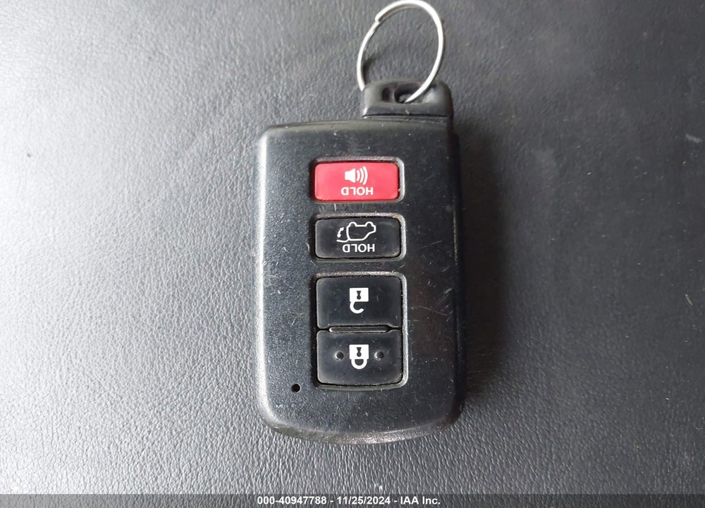 2016 TOYOTA RAV4 VIN: JTMNFREV4GJ084552