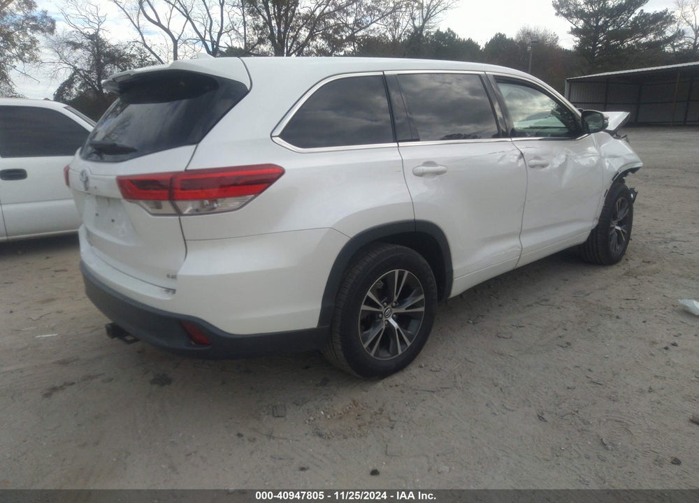 2017 TOYOTA HIGHLANDER LE PLUS VIN: 5TDZZRFH4HS194233