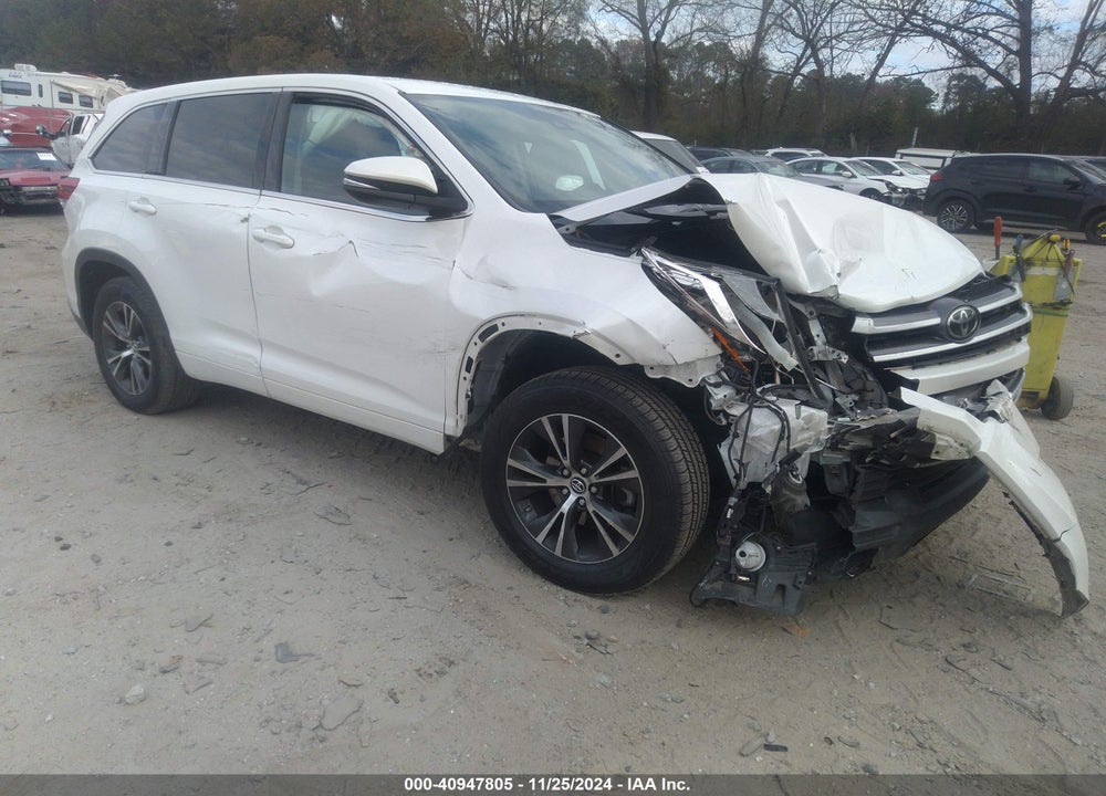 2017 TOYOTA HIGHLANDER LE PLUS VIN: 5TDZZRFH4HS194233