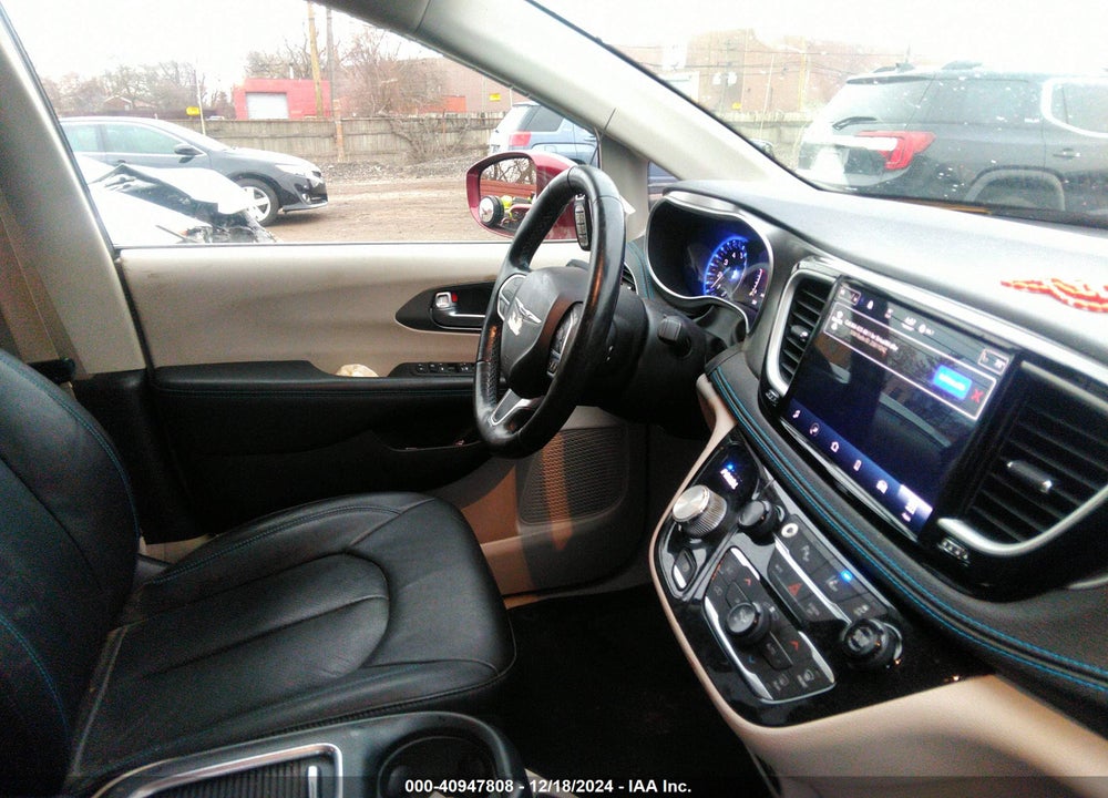 2021 CHRYSLER PACIFICA TOURING L VIN: 2C4RC1BG8MR593570