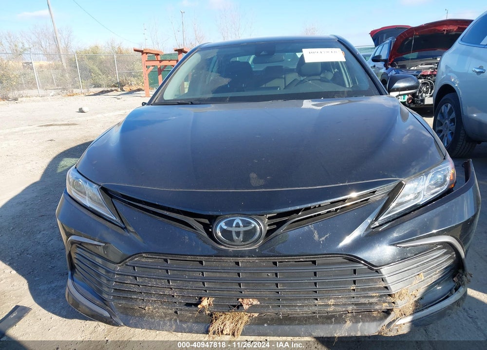 2022 TOYOTA CAMRY LE VIN: 4T1C11AK0NU669042