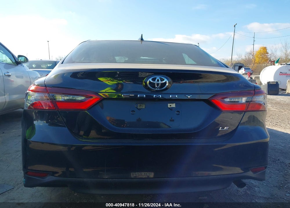 2022 TOYOTA CAMRY LE VIN: 4T1C11AK0NU669042