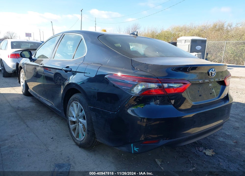 2022 TOYOTA CAMRY LE VIN: 4T1C11AK0NU669042