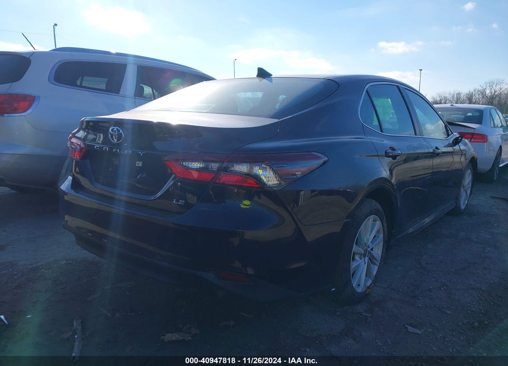 2022 TOYOTA CAMRY LE VIN: 4T1C11AK0NU669042