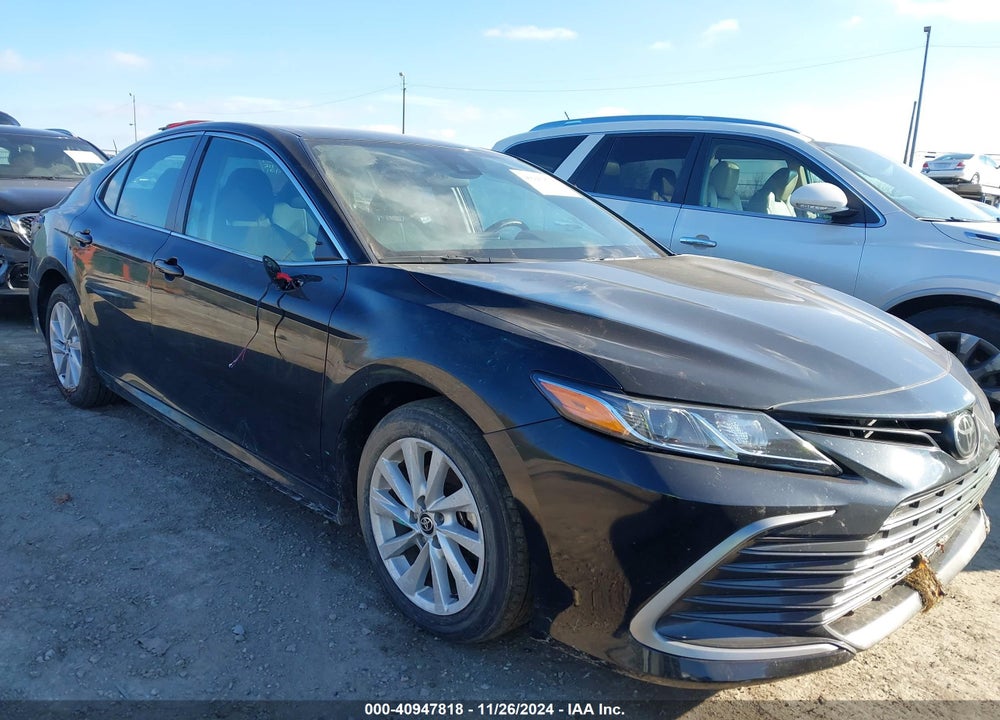2022 TOYOTA CAMRY LE VIN: 4T1C11AK0NU669042