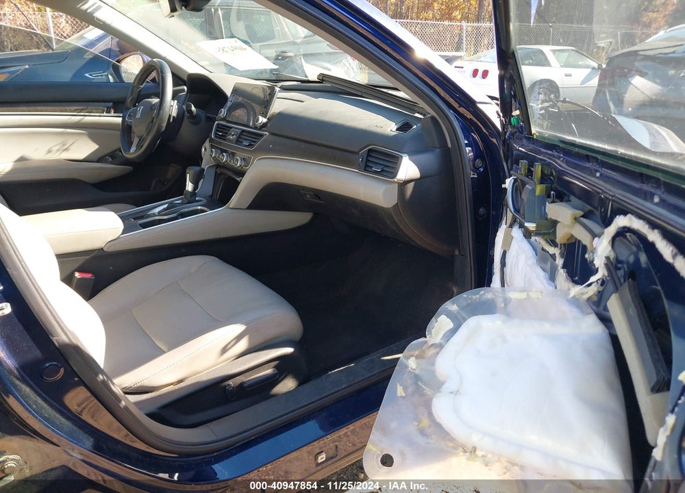 2018 HONDA ACCORD VIN: 1HGCV1F94JA046129