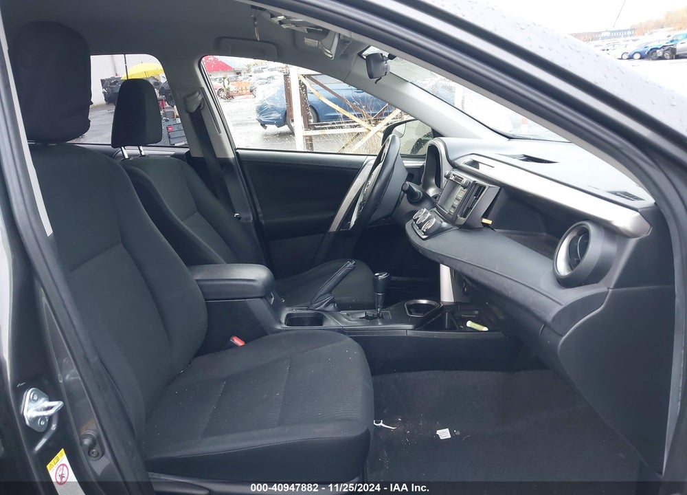 2017 TOYOTA RAV4 LE VIN: JTMBFREV1HJ108827