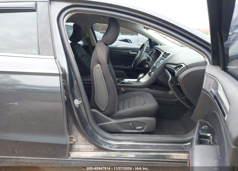 2015 FORD FUSION SE VIN: 3FA6P0HD0FR176932