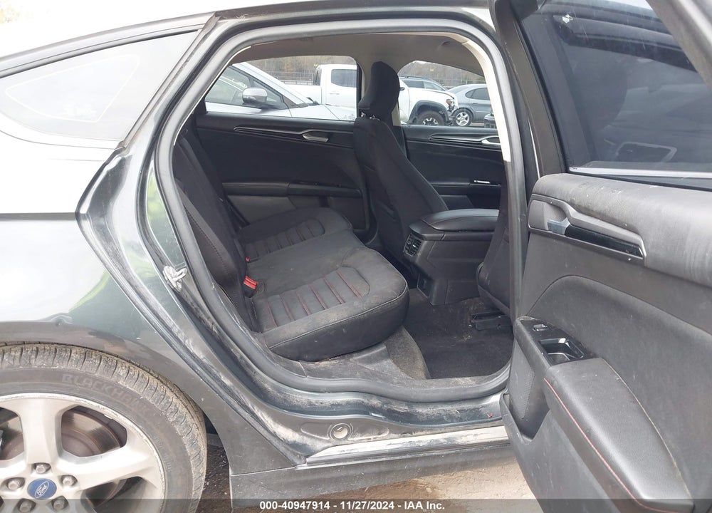 2015 FORD FUSION SE VIN: 3FA6P0HD0FR176932
