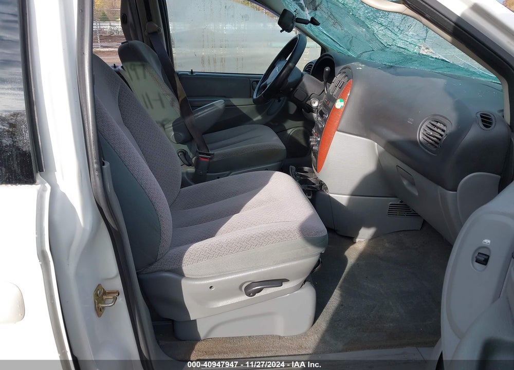 2006 CHRYSLER TOWN & COUNTRY LX VIN: 1A4GP44R76B750822