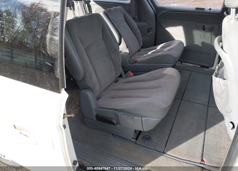 2006 CHRYSLER TOWN & COUNTRY LX VIN: 1A4GP44R76B750822
