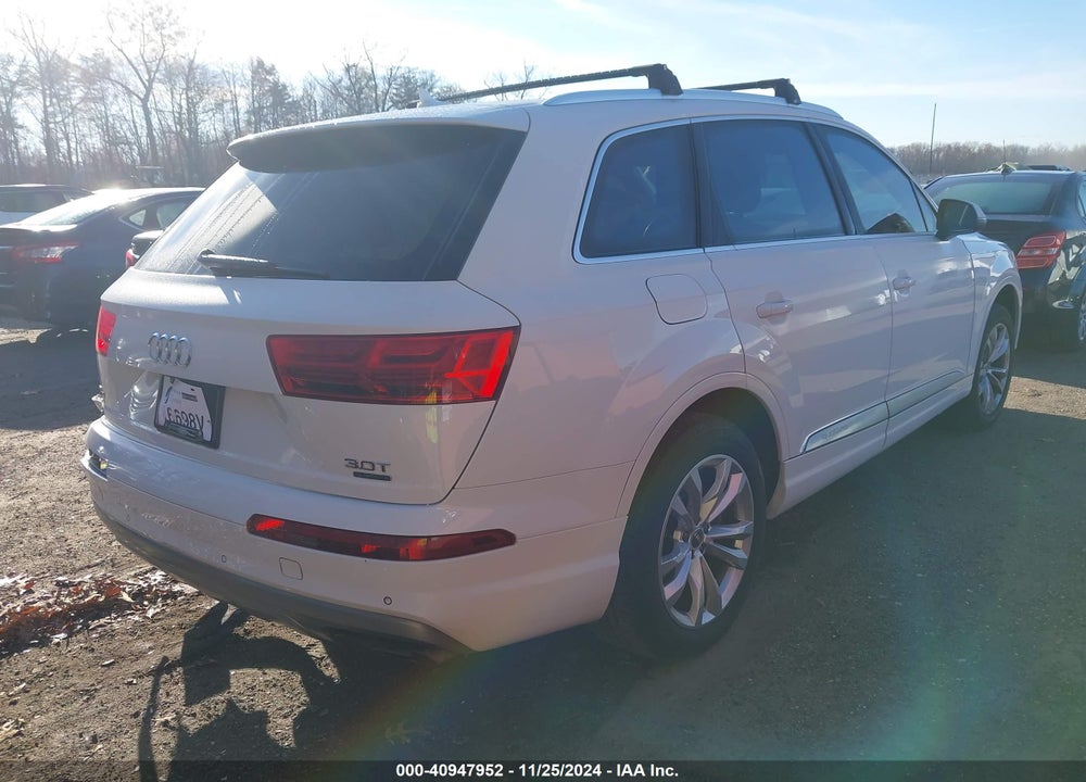 2017 AUDI Q7 3.0T PREMIUM VIN: WA1LAAF75HD013510