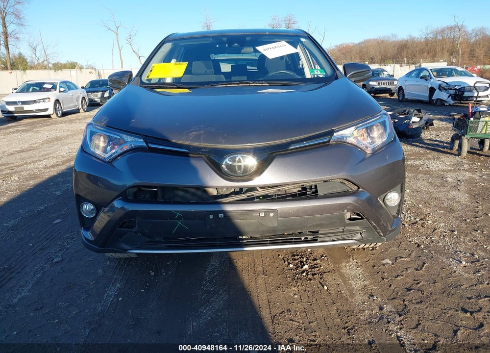 2018 TOYOTA RAV4 XLE VIN: 2T3RFREV5JW706098