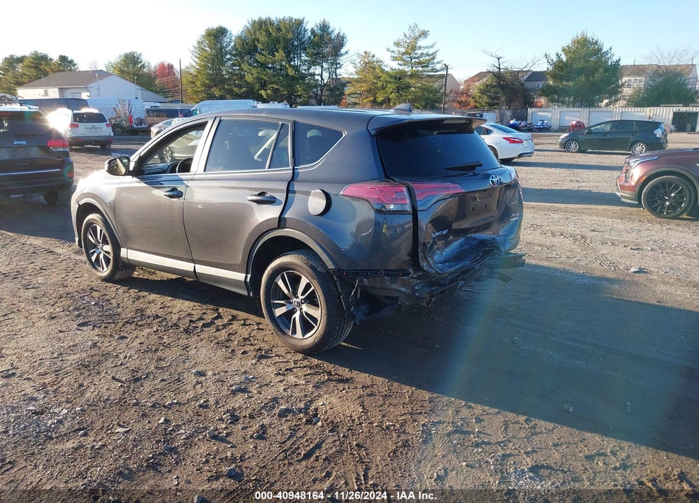 2018 TOYOTA RAV4 XLE VIN: 2T3RFREV5JW706098