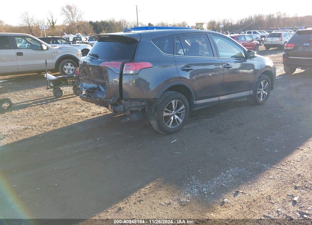 2018 TOYOTA RAV4 XLE VIN: 2T3RFREV5JW706098
