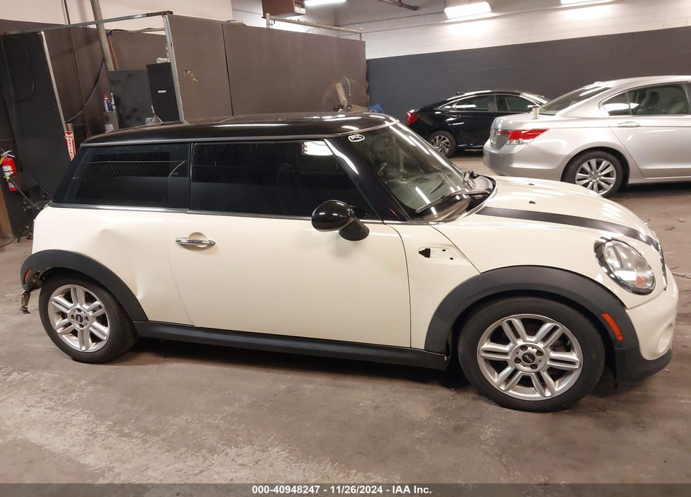 2012 MINI COOPER VIN: WMWSU3C5XCT264932